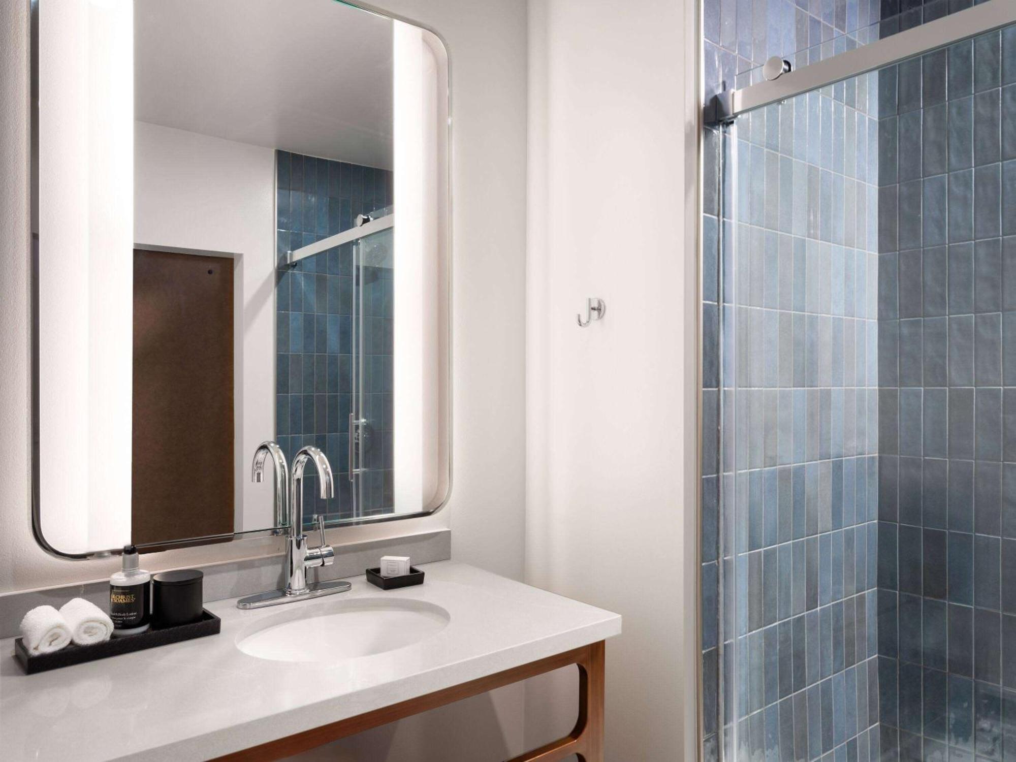 Hotel Origin Kansas Riverfront, A Wyndham Kansas City