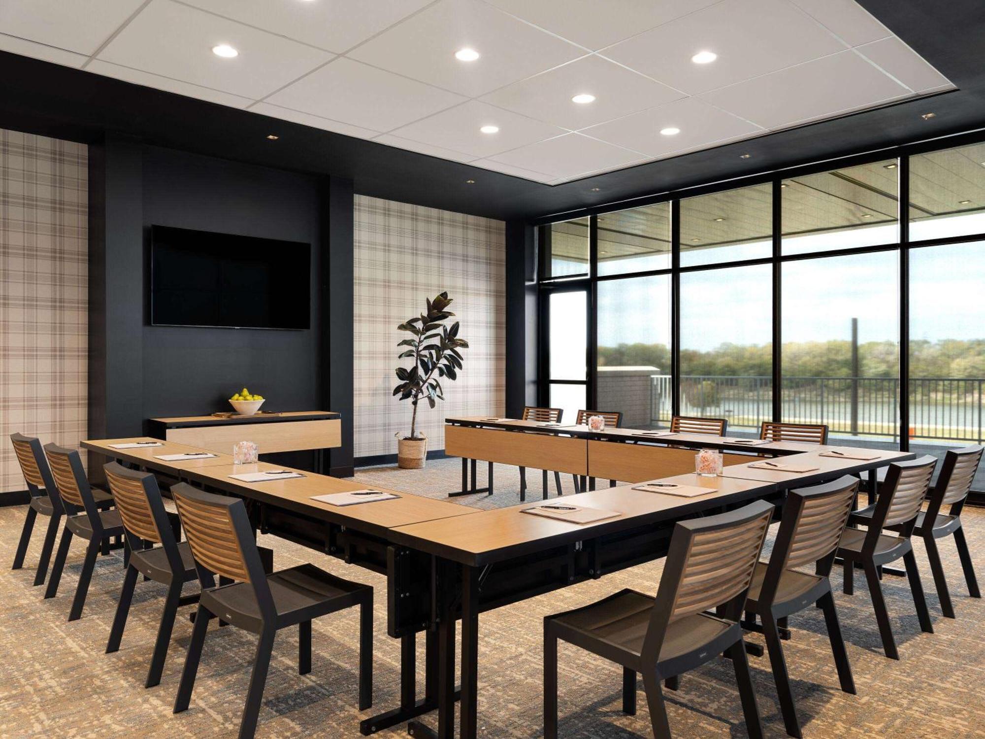 Origin Kansas Riverfront, A Wyndham *