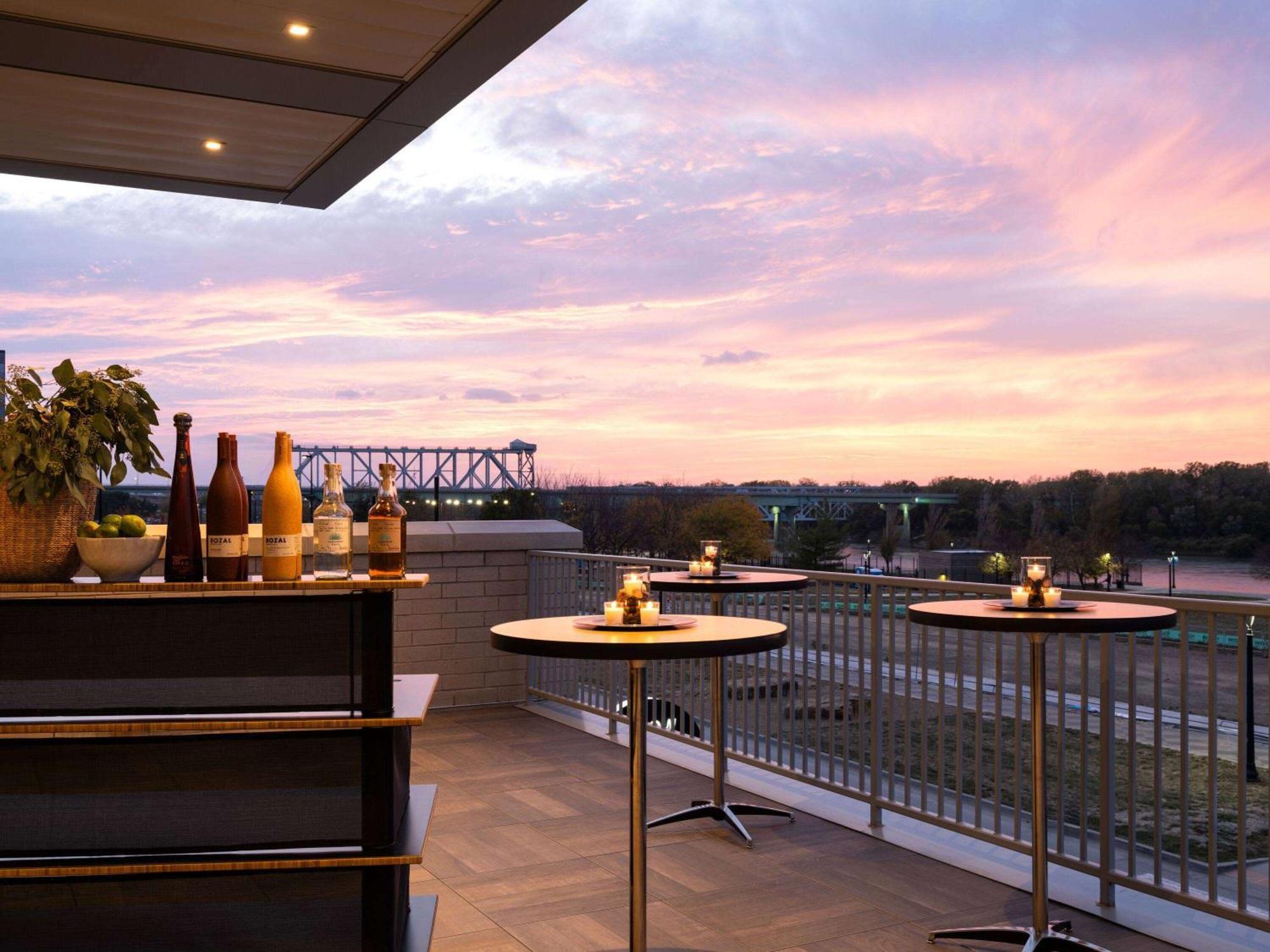 Origin Kansas Riverfront, A Wyndham Hotel *