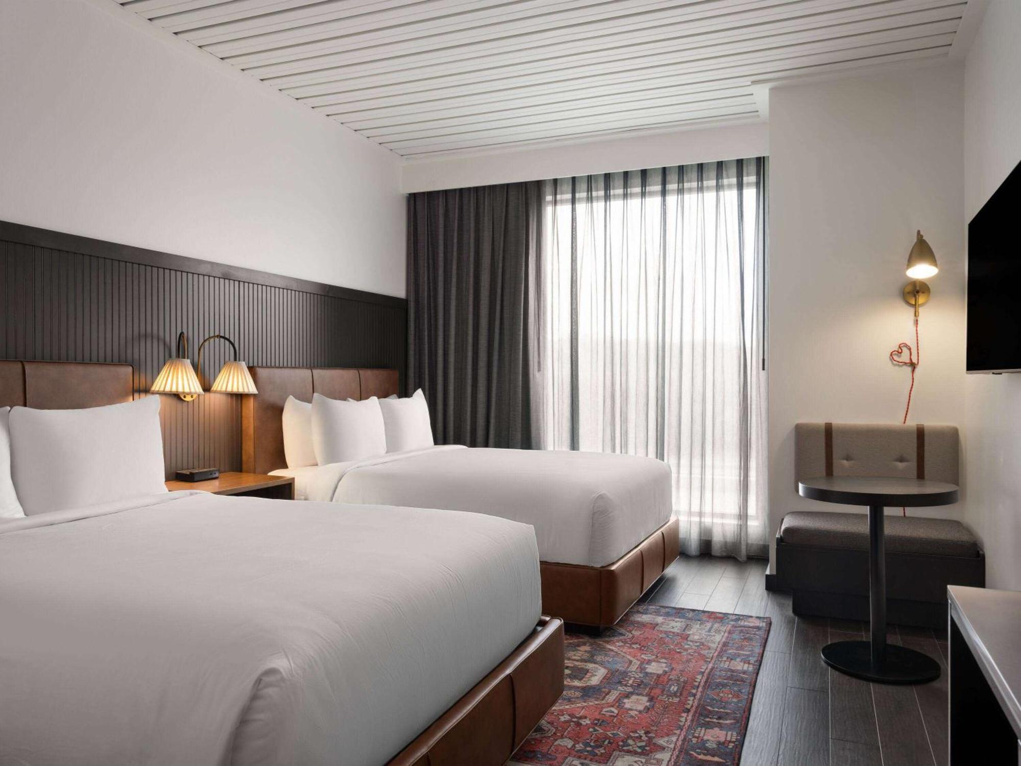 Origin Kansas Riverfront, A Wyndham Hotel *
